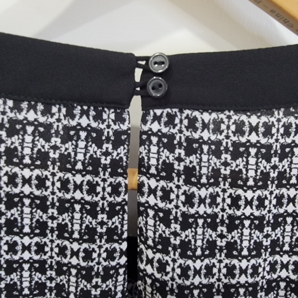 Violet and Claire Black Printed Blouse Long Sleeve Size Large - Picture 6 of 16
